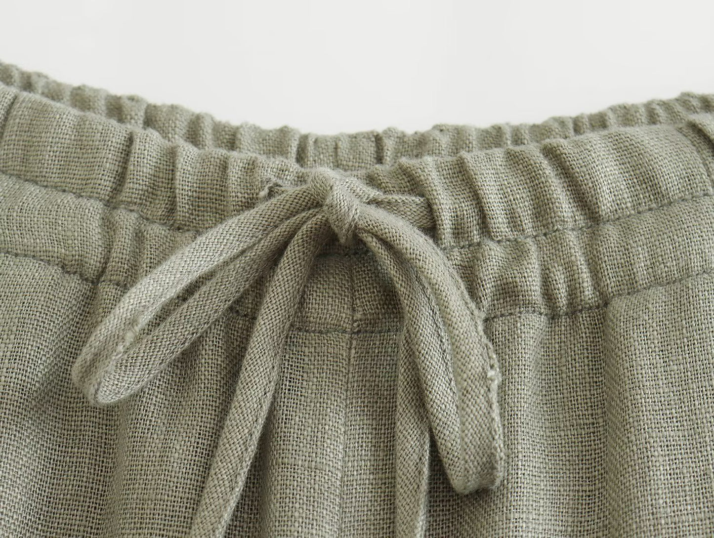 Ensemble femme en lin avec ceinture – style moderne et décontracté