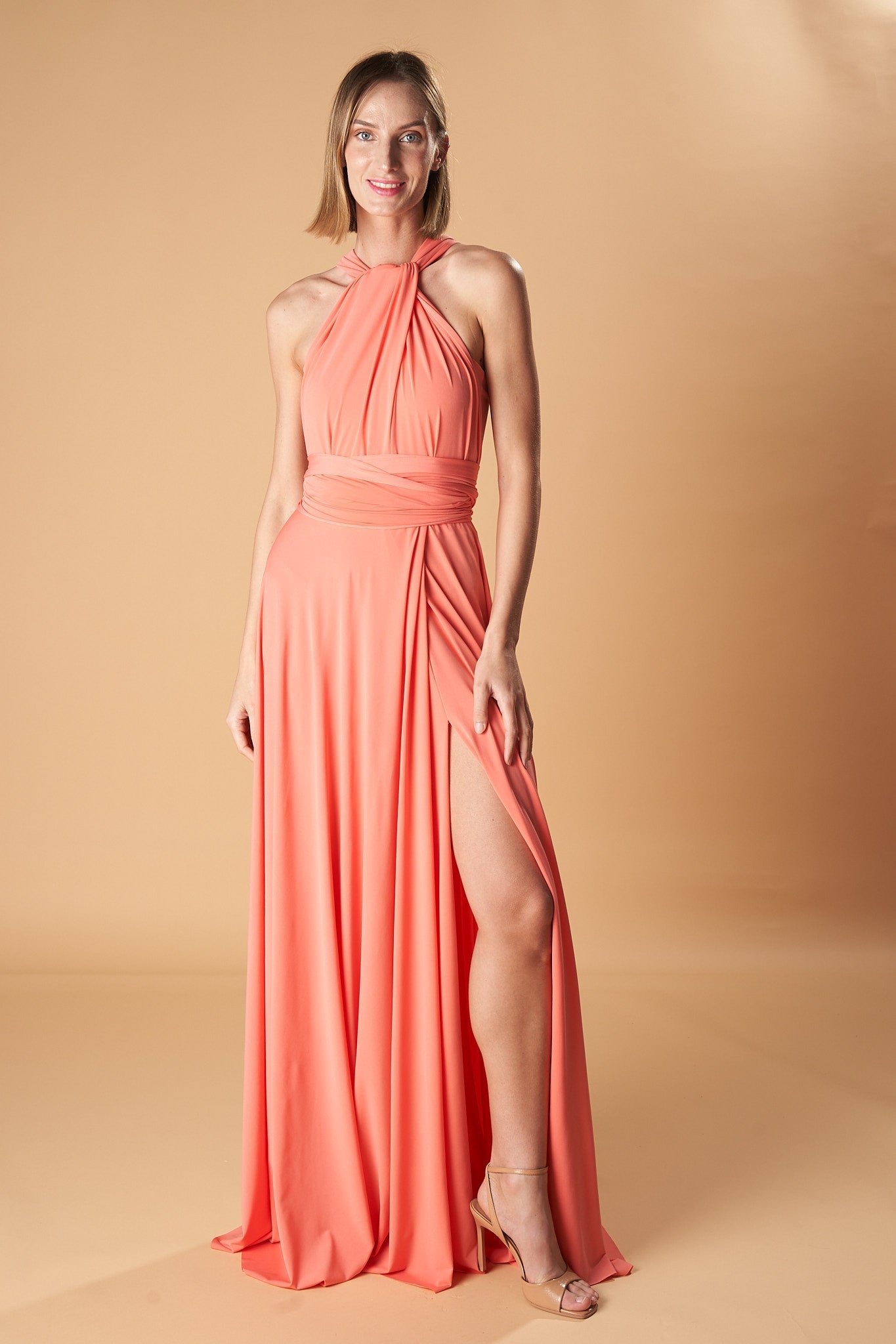 Robe longue multi-positions avec fente – élégance modulable