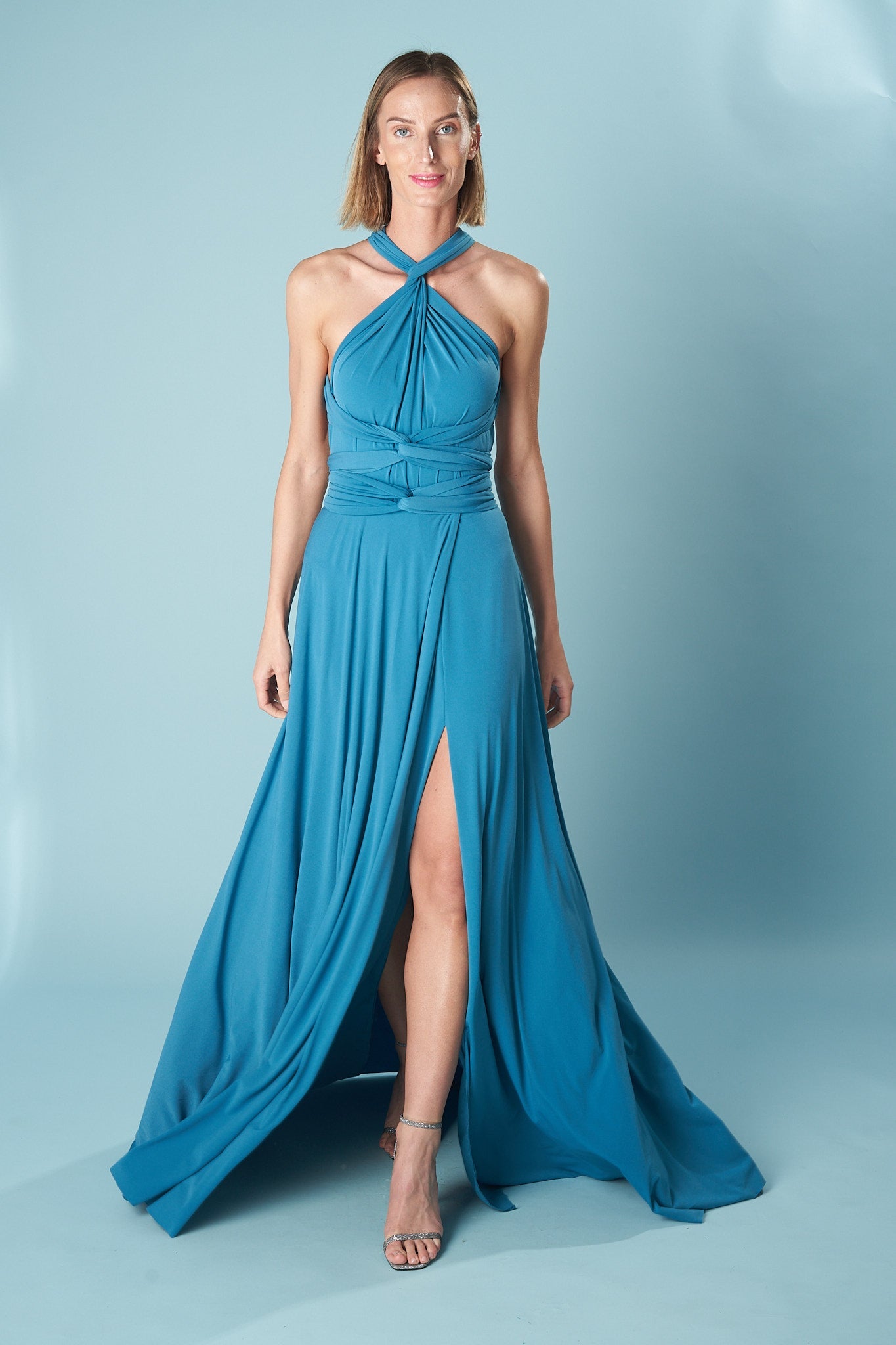 Robe longue multi-positions avec fente – élégance modulable