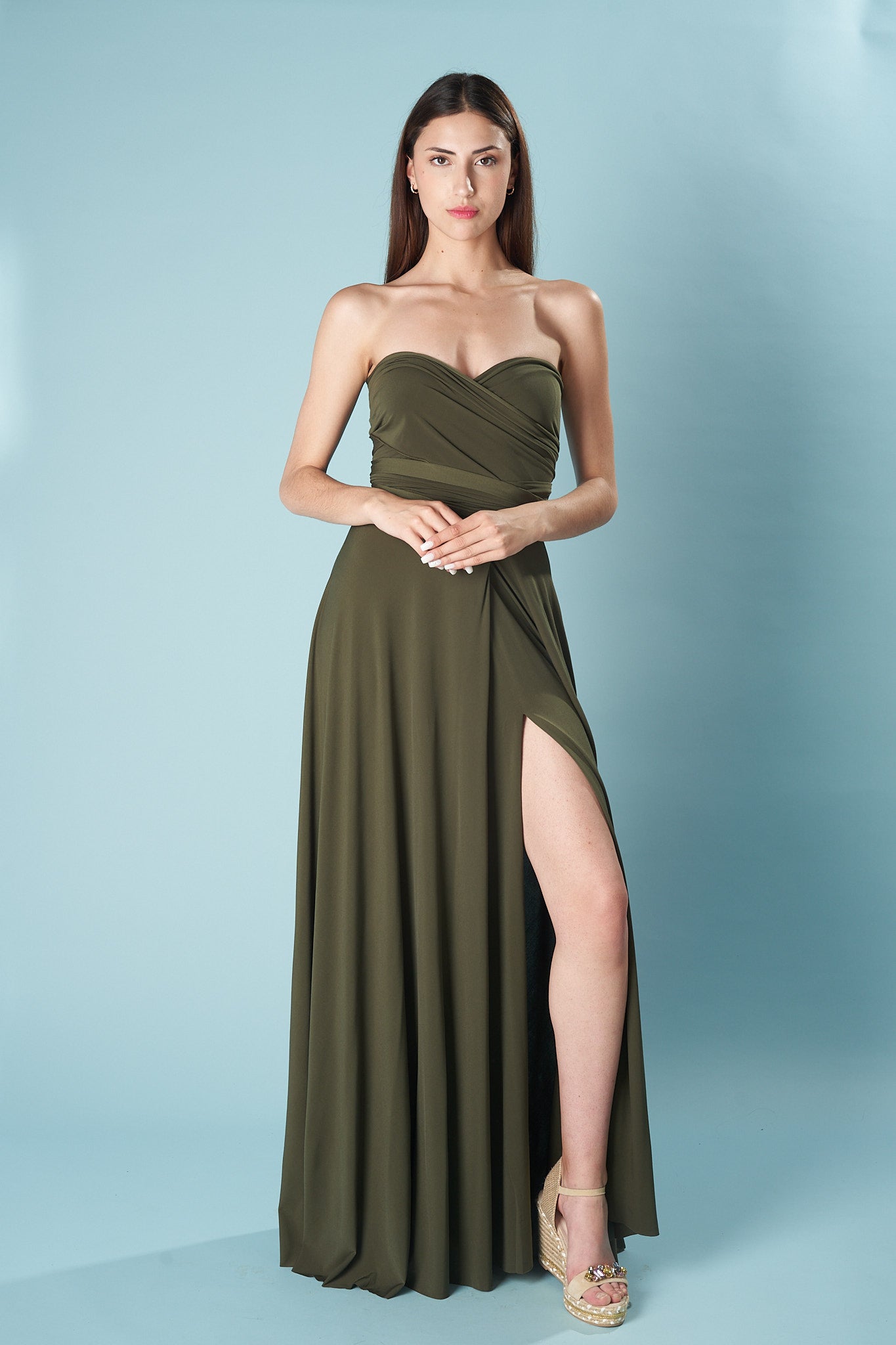 Robe longue multi-positions avec fente – élégance modulable