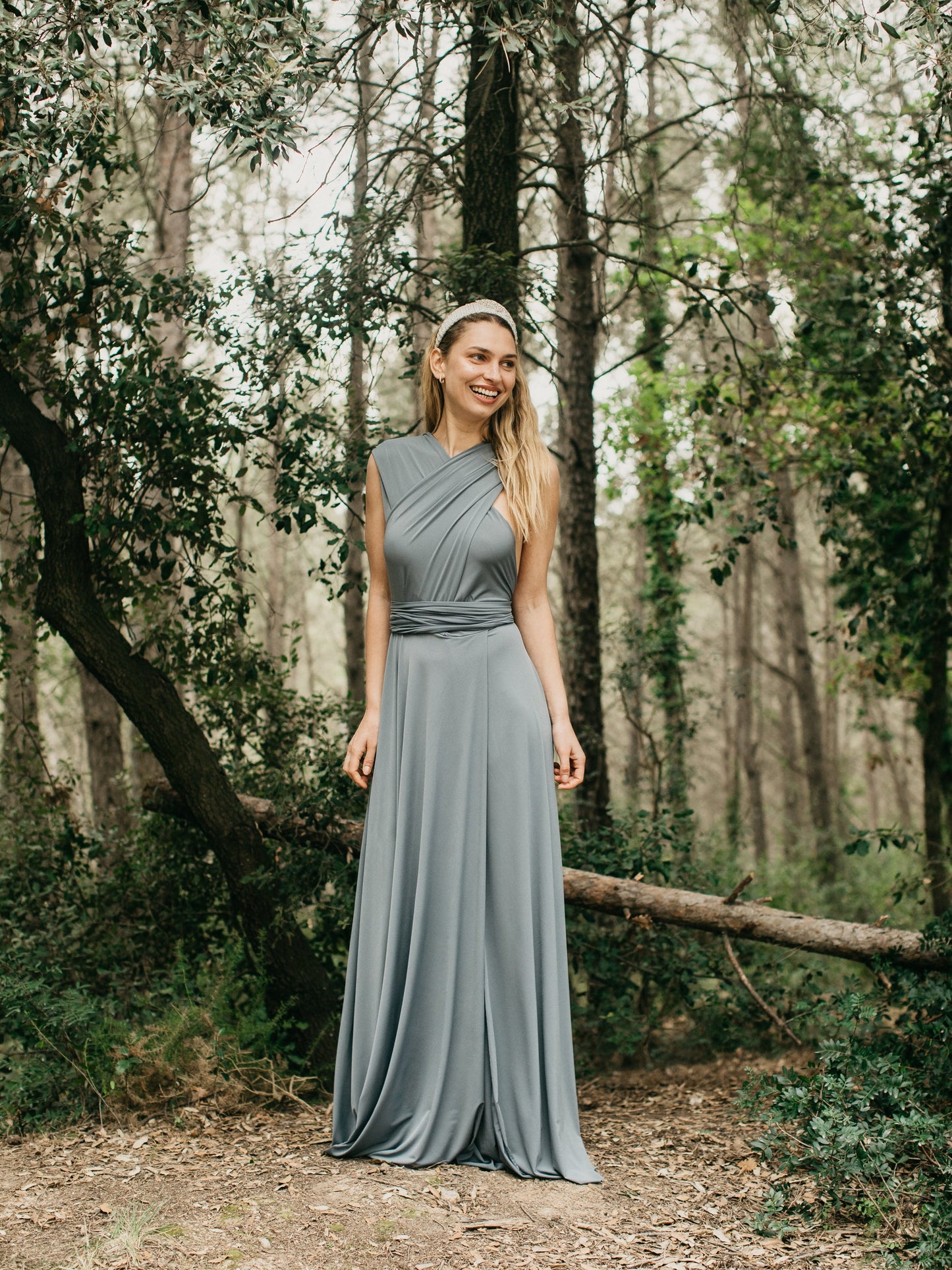 Robe longue multi-positions avec fente – élégance modulable