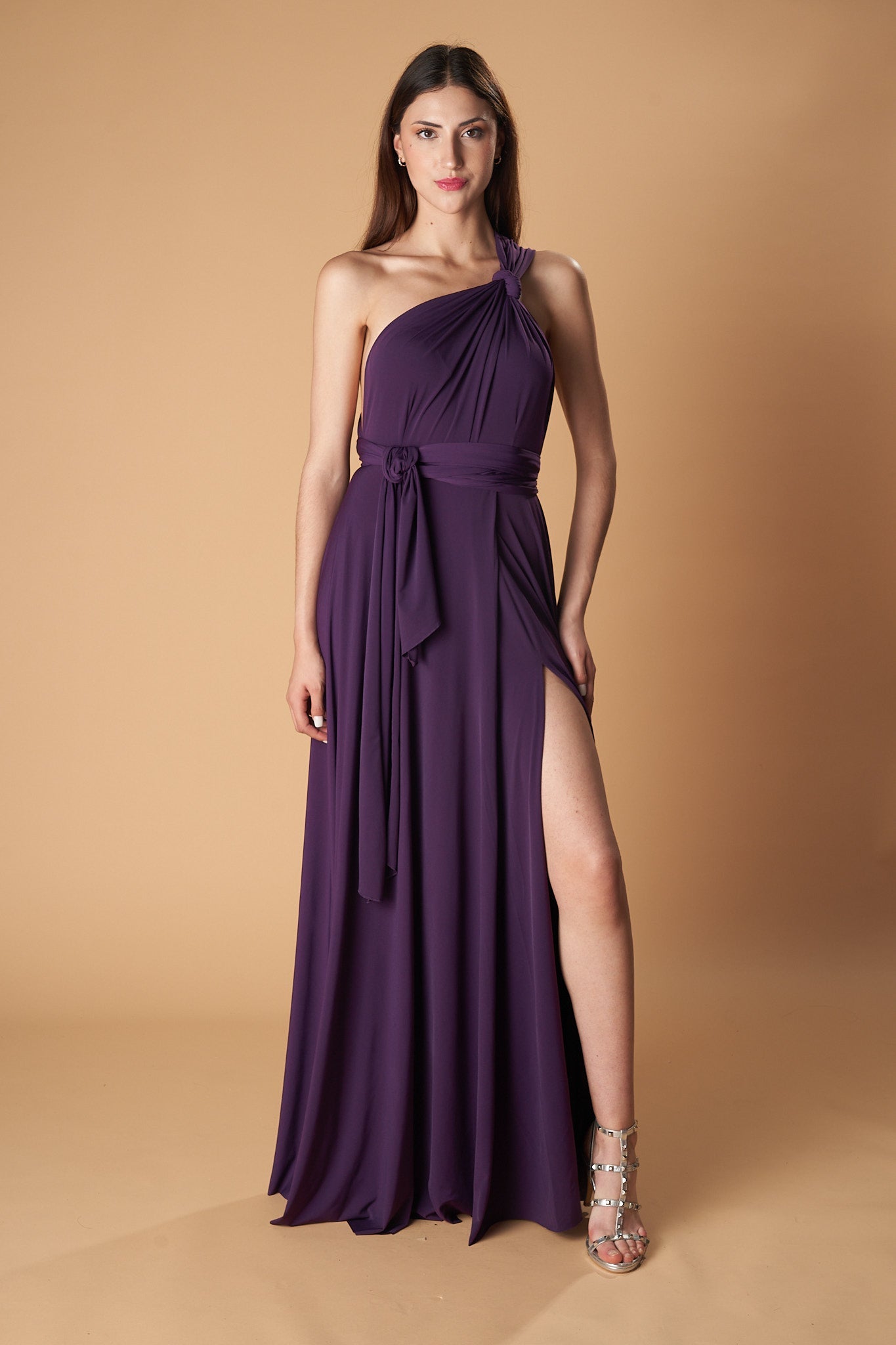 Robe longue multi-positions avec fente – élégance modulable