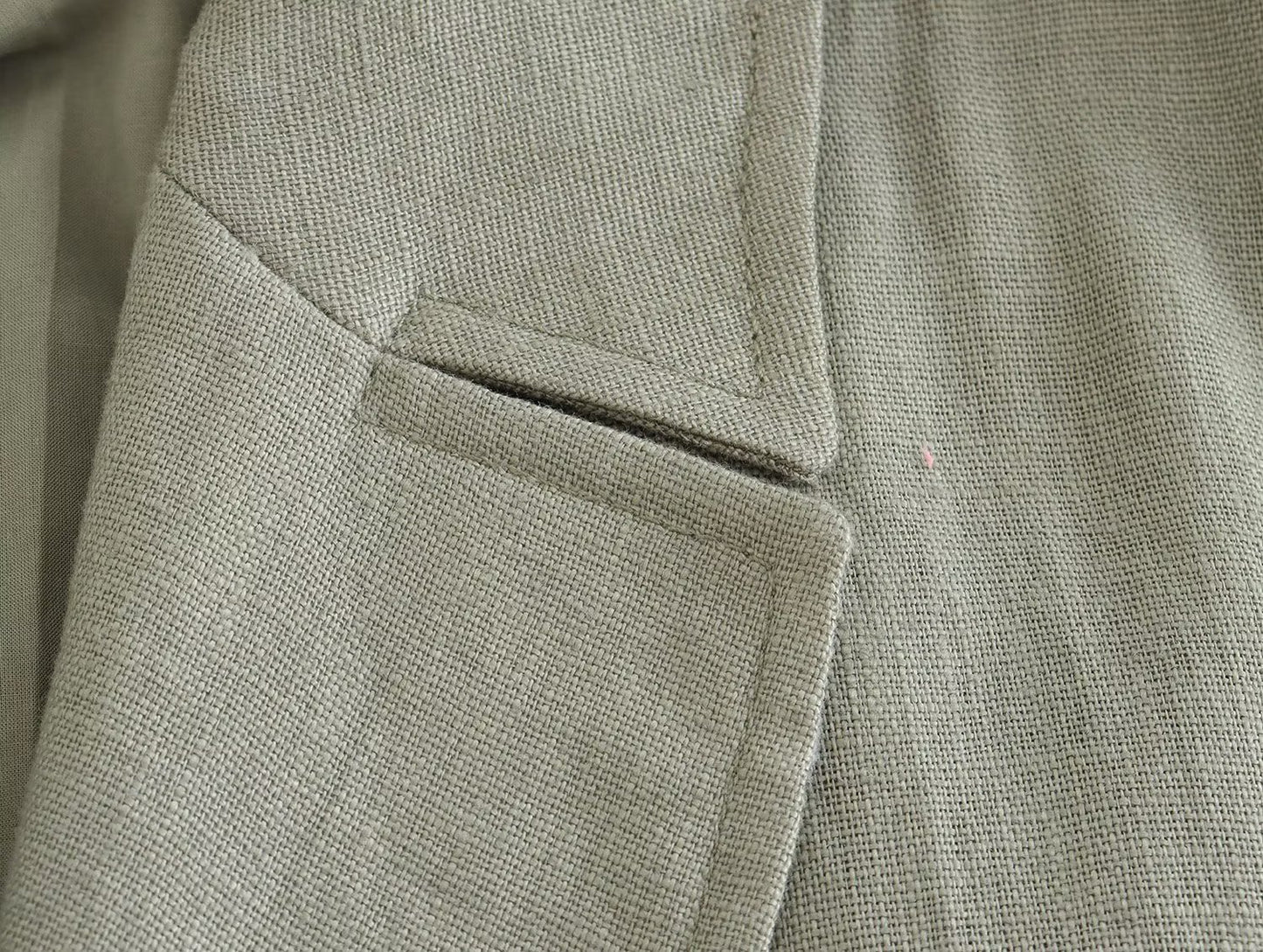 Ensemble femme en lin avec ceinture – style moderne et décontracté