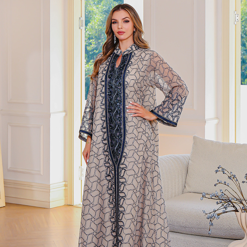 🌙 Robe longue élégante – Broderies raffinées & coupe fluide