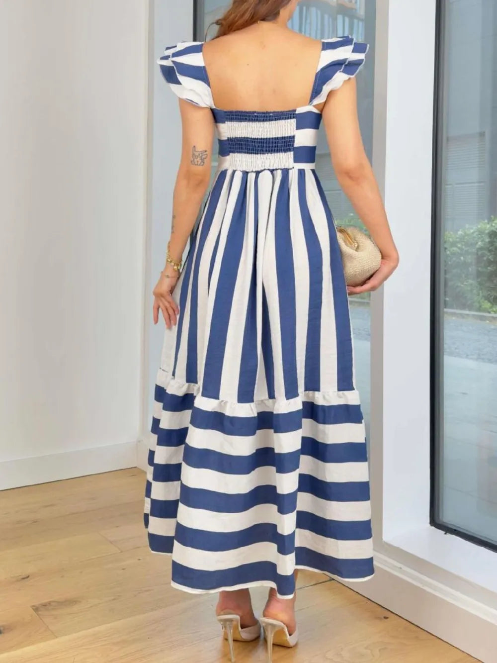 Robe midi ajustée – Rayures & élégance naturelle
