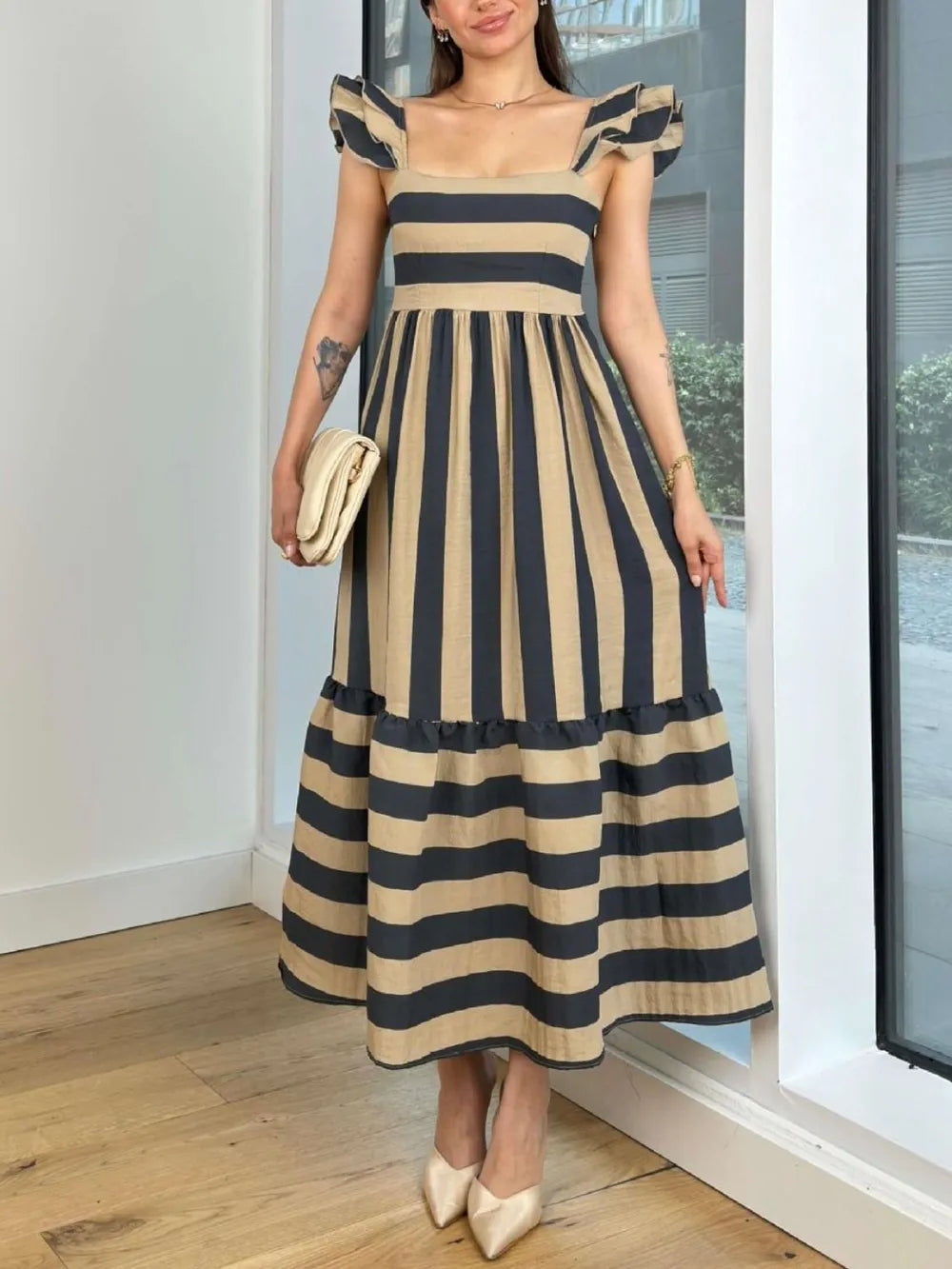 Robe midi ajustée – Rayures & élégance naturelle