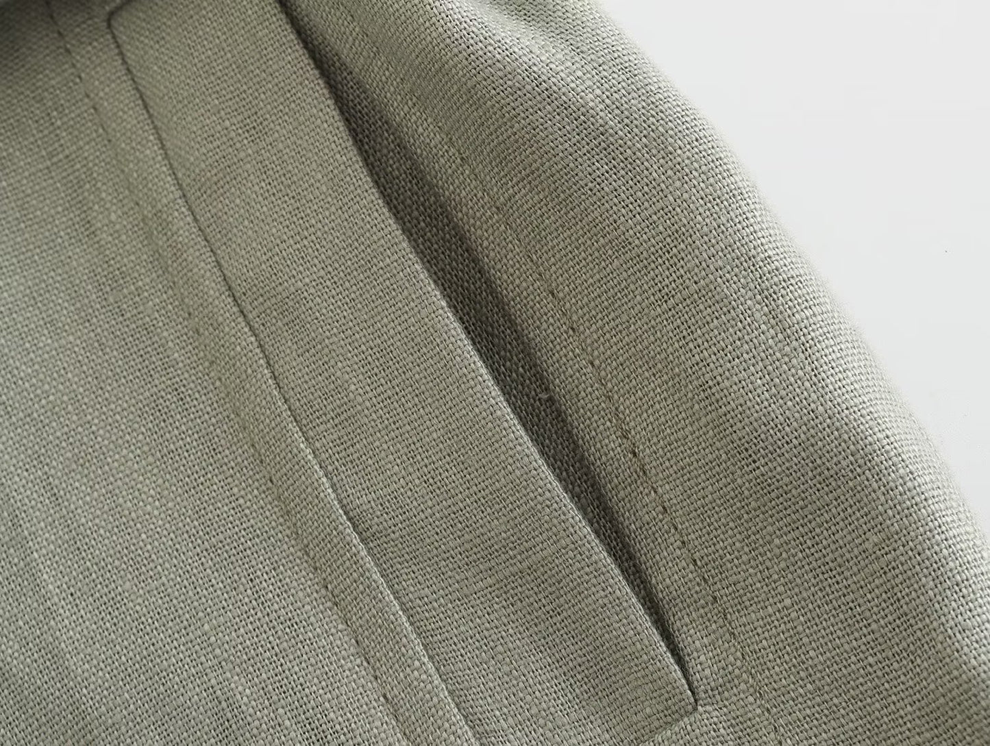 Ensemble femme en lin avec ceinture – style moderne et décontracté