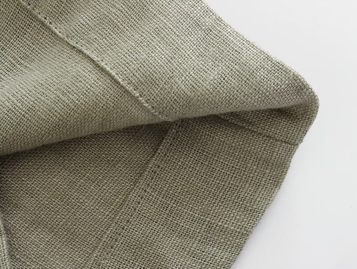 Ensemble femme en lin avec ceinture – style moderne et décontracté