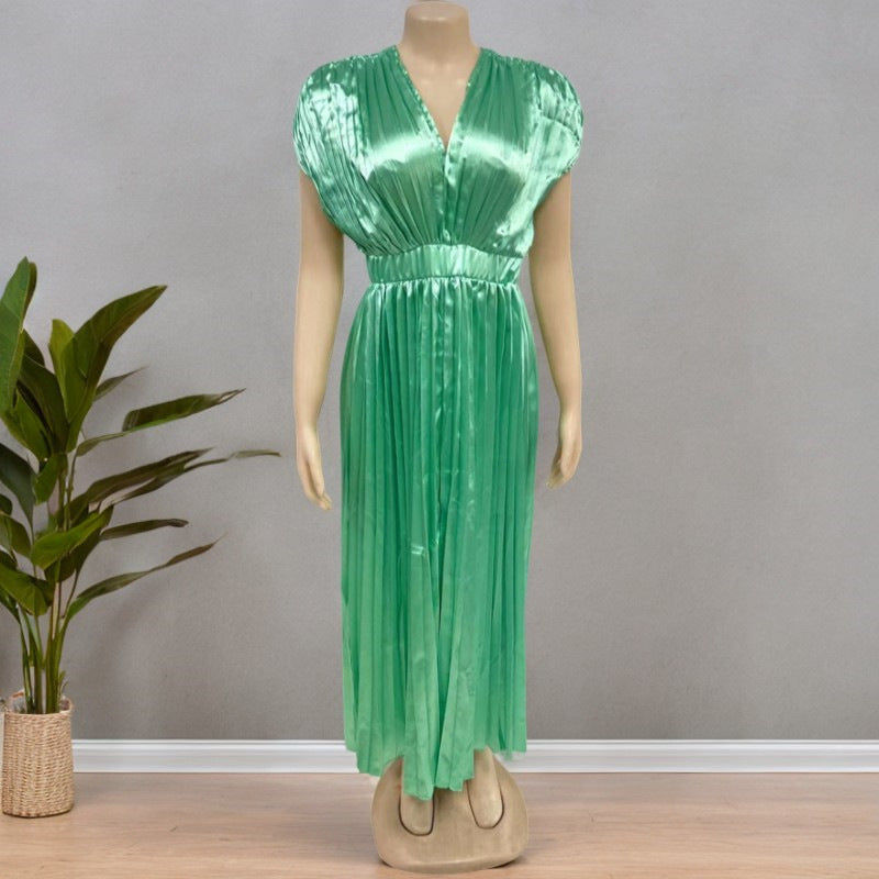 Robe longue plissée à col V – élégance lumineuse d’été