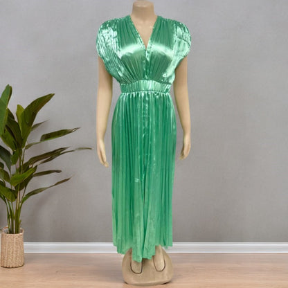 Robe longue plissée à col V – élégance lumineuse d’été