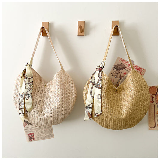 👜 Sac demi-lune en paille – Élégance naturelle & style estival