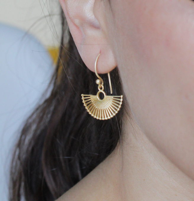 Pendientes ROULETTE de diseño bañados en oro-1