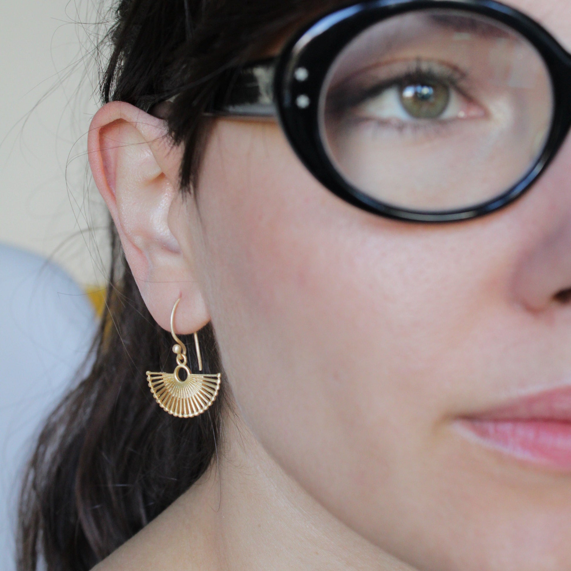 Pendientes ROULETTE de diseño bañados en oro-3