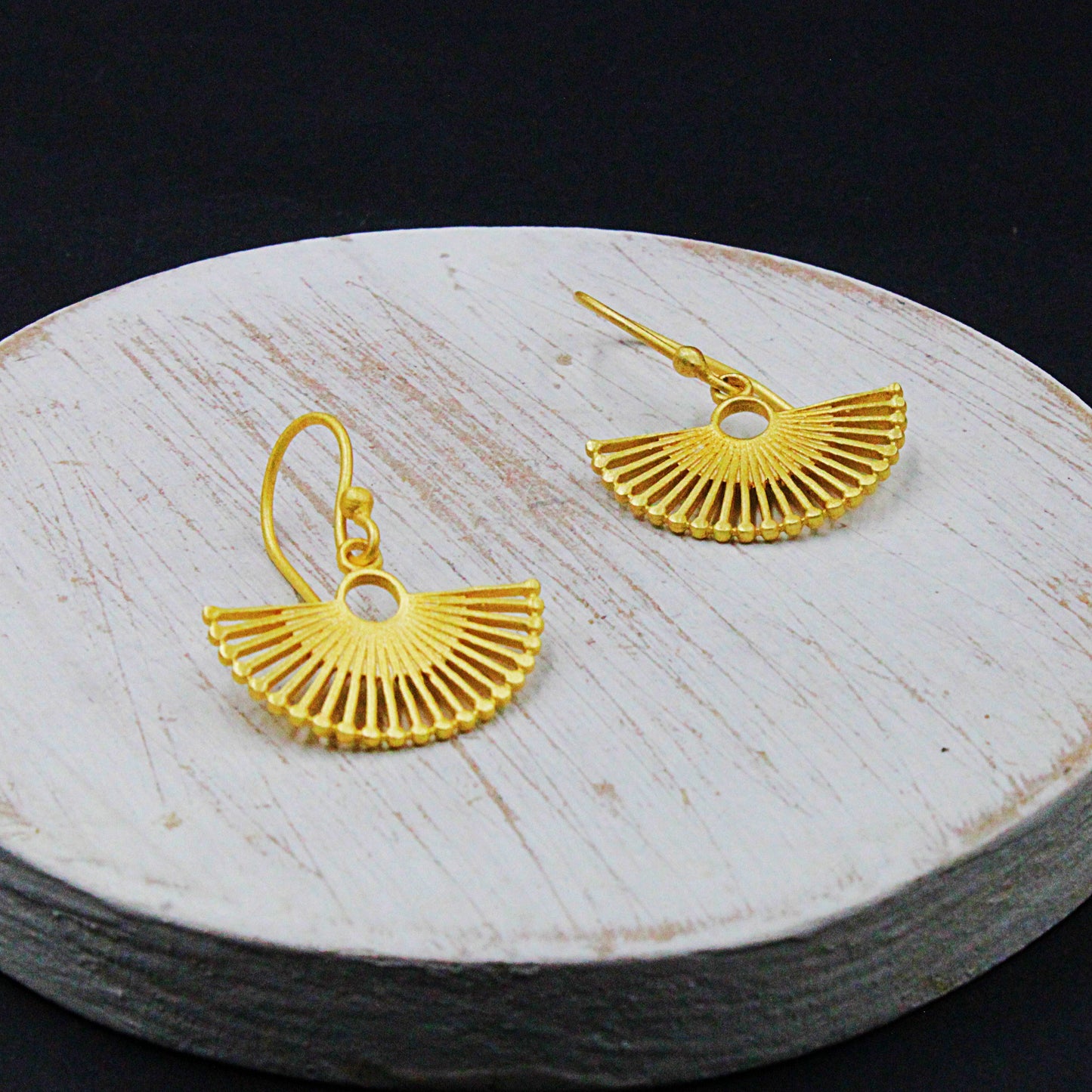Pendientes ROULETTE de diseño bañados en oro-2