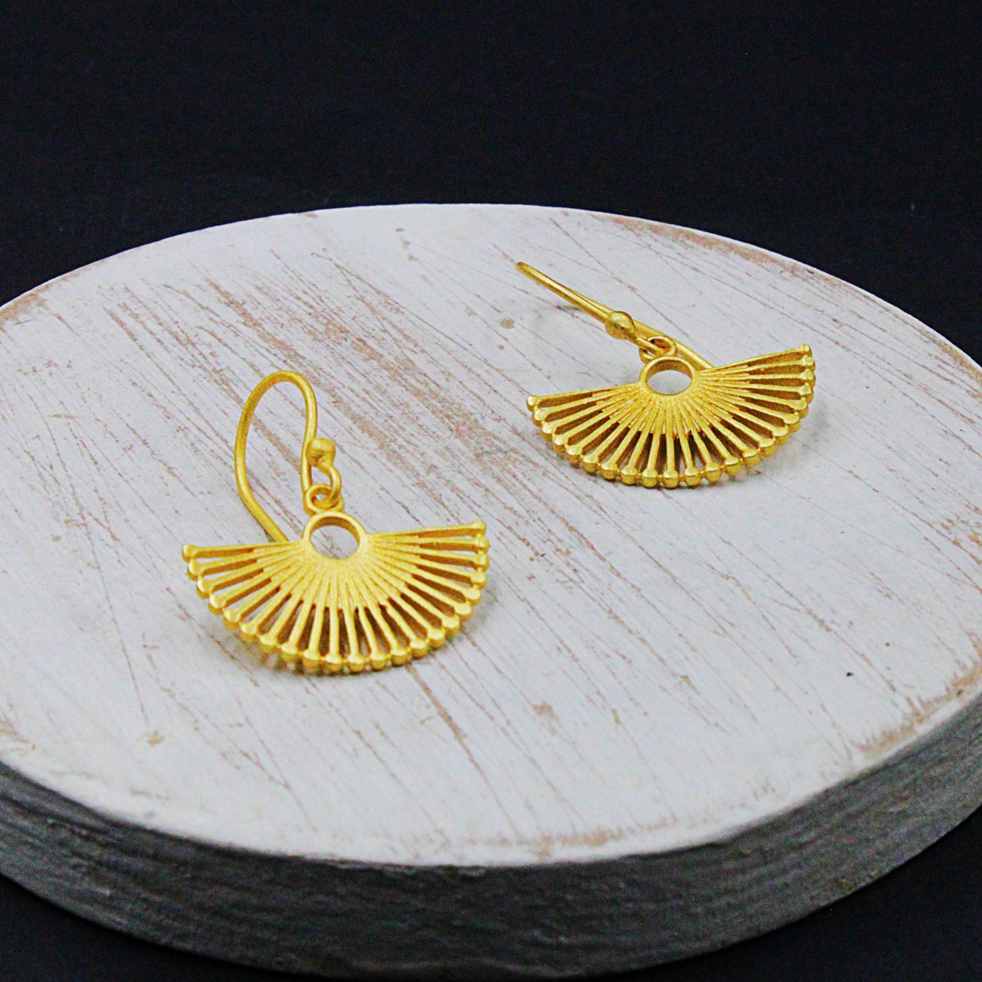 Pendientes ROULETTE de diseño bañados en oro-2